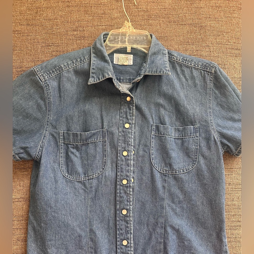 Wrangler classic blues Denim Short Sleeve Button-Up Shirt pockets